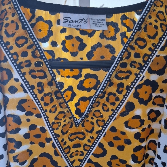 Leopard Print V-Neck Loungewear Top - Picture 2 of 6